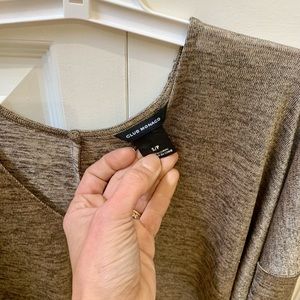 Club Monaco Black & Metallic Gold Long Sleeve V-neck Top Pullover Size S